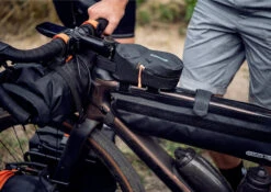 Ortlieb Frame-Pack Toptube -Expe Camping Magasin sacoche bikepacking ortlieb frame pack toptube 03